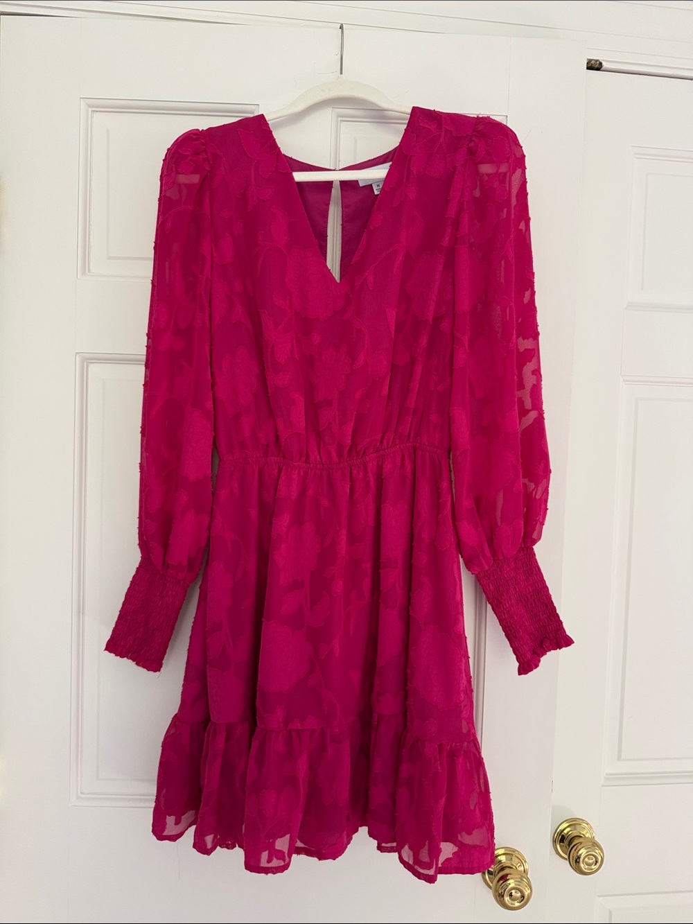 Evereve Fuchsia Long-Sleeve V-Neck Tiered Dress